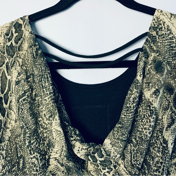 Hybrid Cross Animal Print Back Shirt - Picture 8 of 14